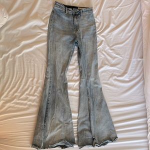 LIKE NEW cute flare jeans